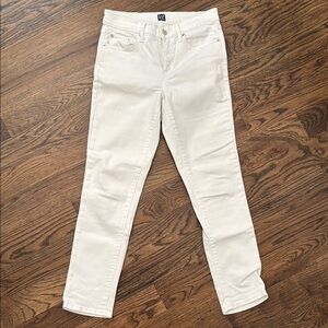 GAP White Straight Leg Jeans - size 24